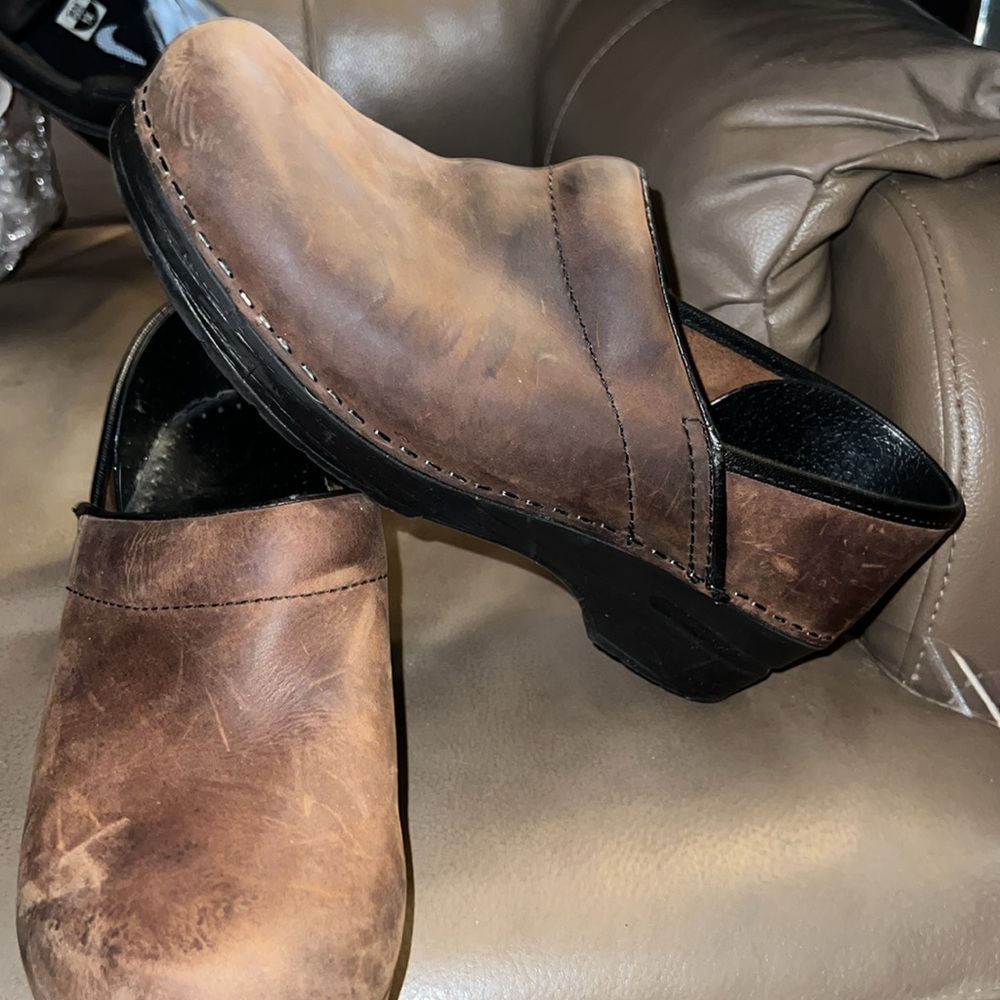 Dansko Size 8, In Great Condition - image 2